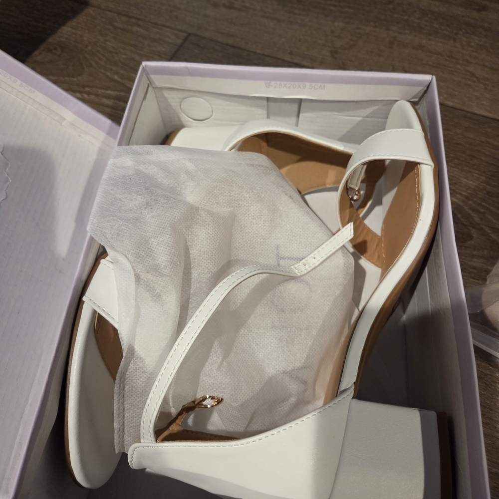 TOP Moda White Block Heel Ankle Strap Sandals